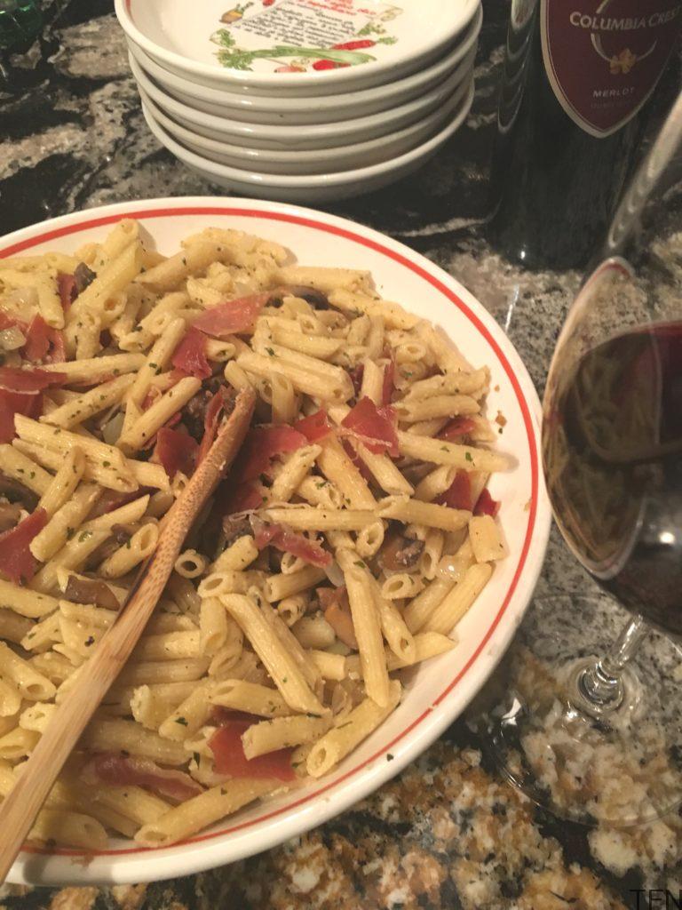 Penne with Prosciutto and Mushrooms