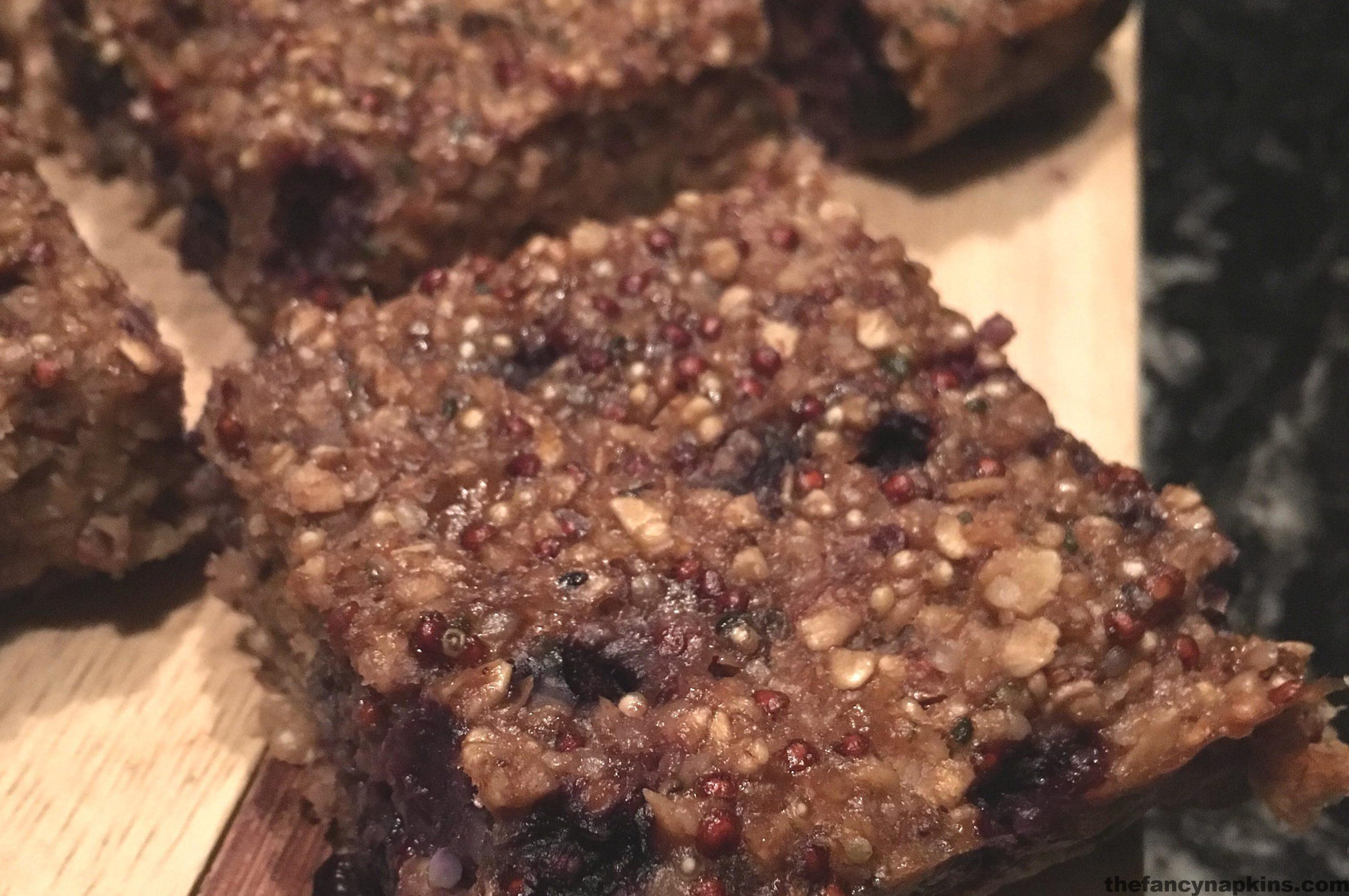 Review: Blueberry Quinoa Breakfast Bars