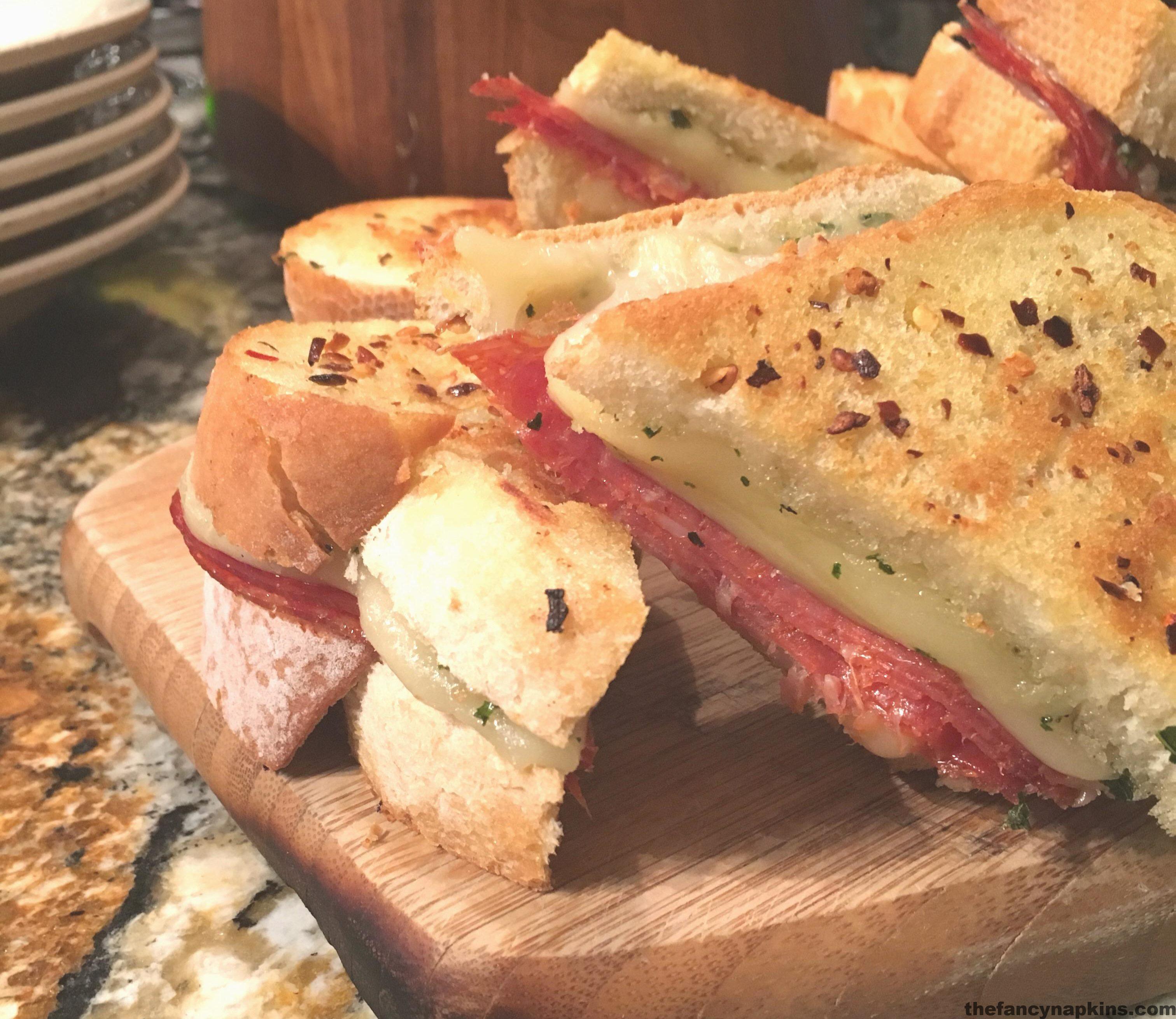 Grilled Cheese Social Review: The Bee Sting (remix)